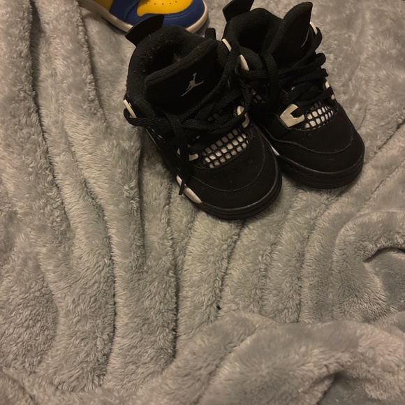 Jordan 4 thunder - Picture 2 of 2